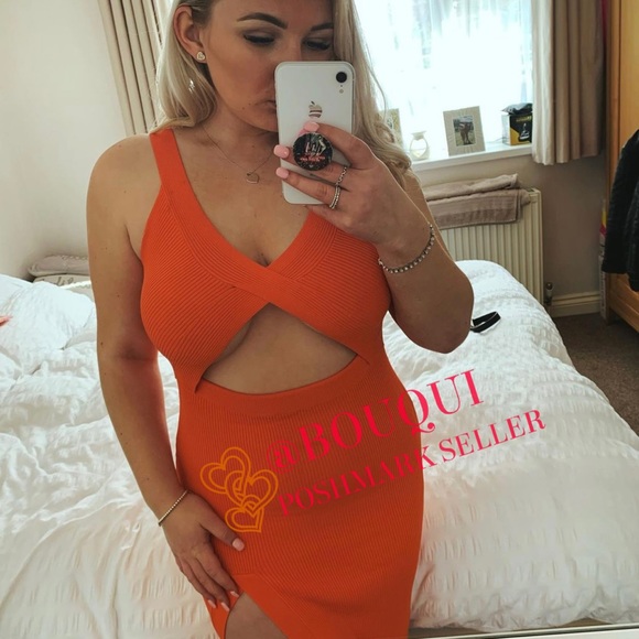 BLOGGER FV ZARA LIMITED EDITION CUT OUT KNIT DRESS - Picture 3 of 14